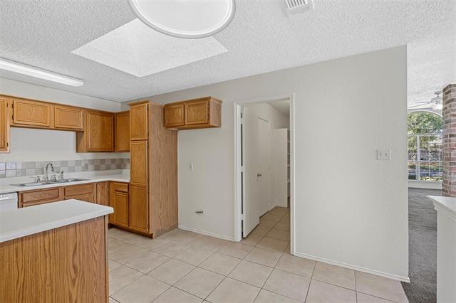 Building Photo - 2804 Monthaven Dr