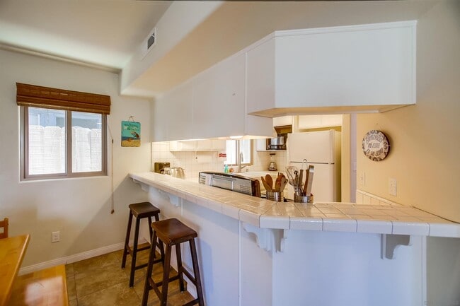 Building Photo - 803 El Carmel Pl