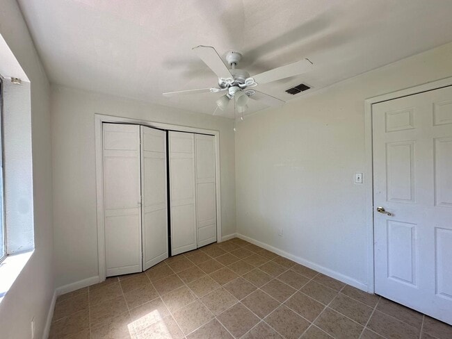 Building Photo - 1509 Robin Ave
