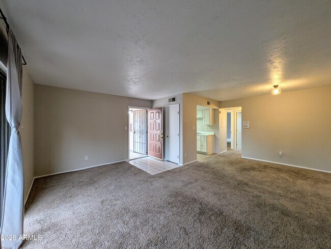 Building Photo - 4211 E Palm Ln