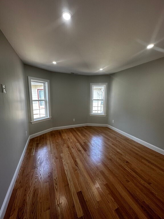 Building Photo - 22 Malden St