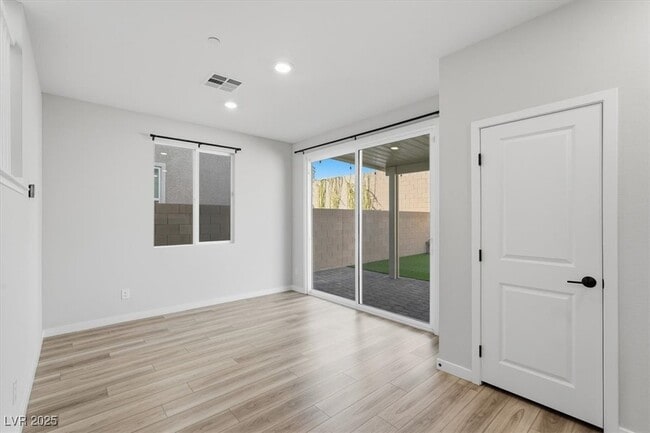 Building Photo - 8609 Faxom St