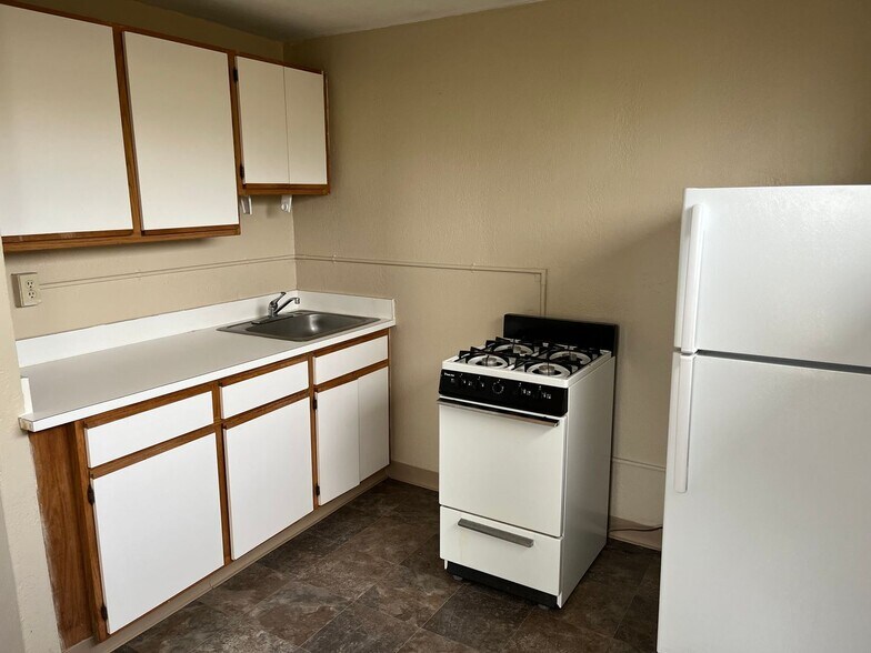 Interior Photo - Camdon - 1 Bedroom - Central District - Vintage Charm