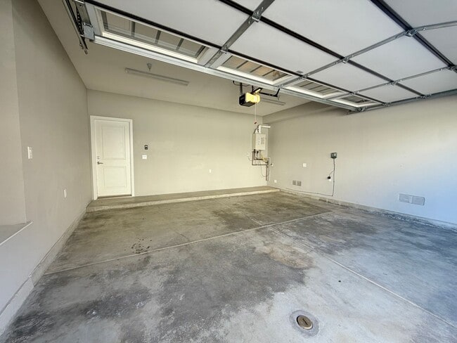 Building Photo - Spacious 4-Bedroom Home for Lease in Prime Covina Location