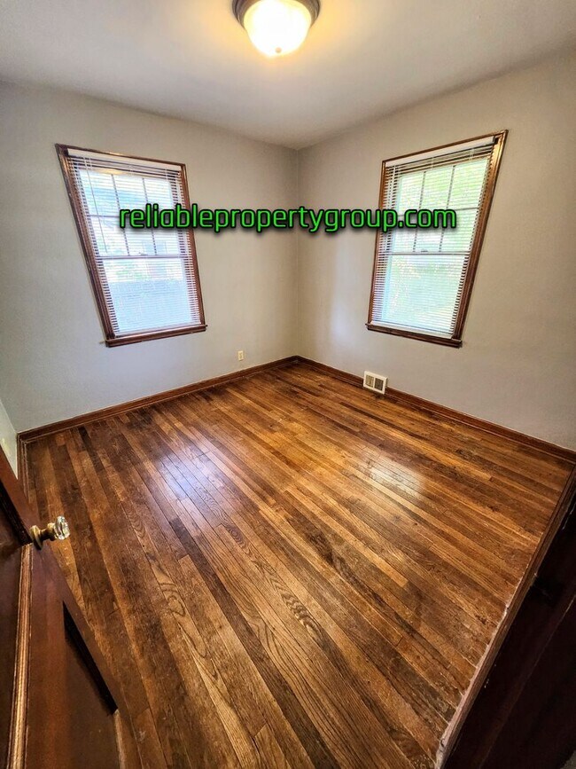 Building Photo - New Listing in Fort Wayne