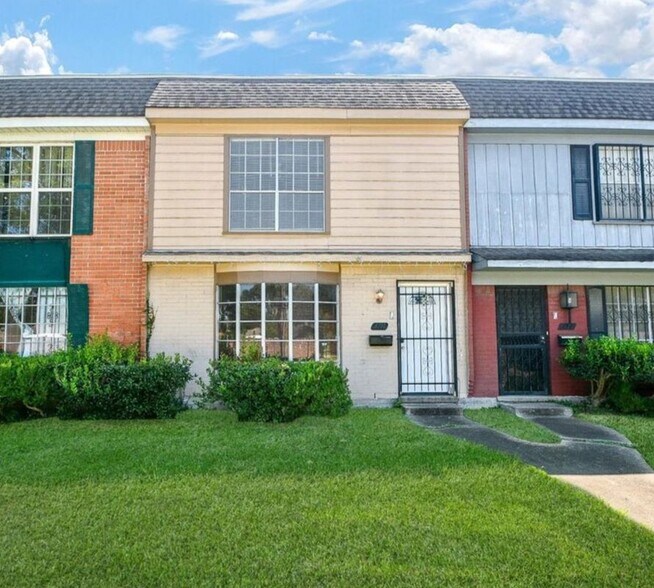 Primary Photo - 6111 Fondren Rd