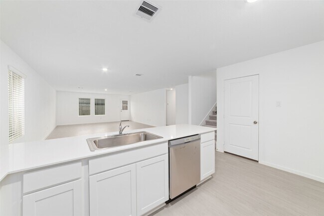 Building Photo - 6330 Breakaway Grv Dr