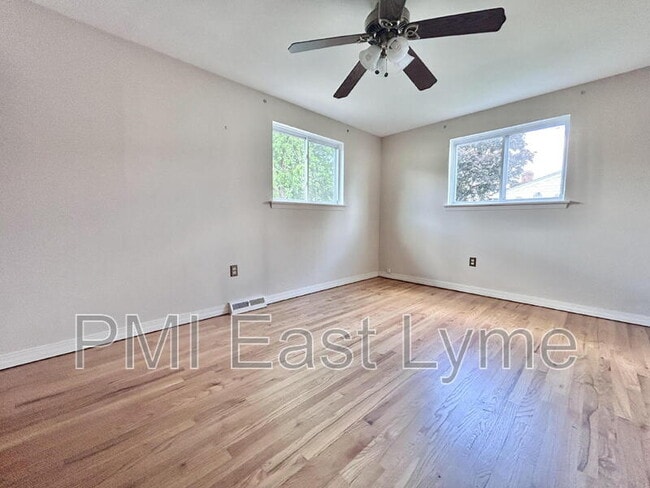 Building Photo - 76 Cloverdale Dr