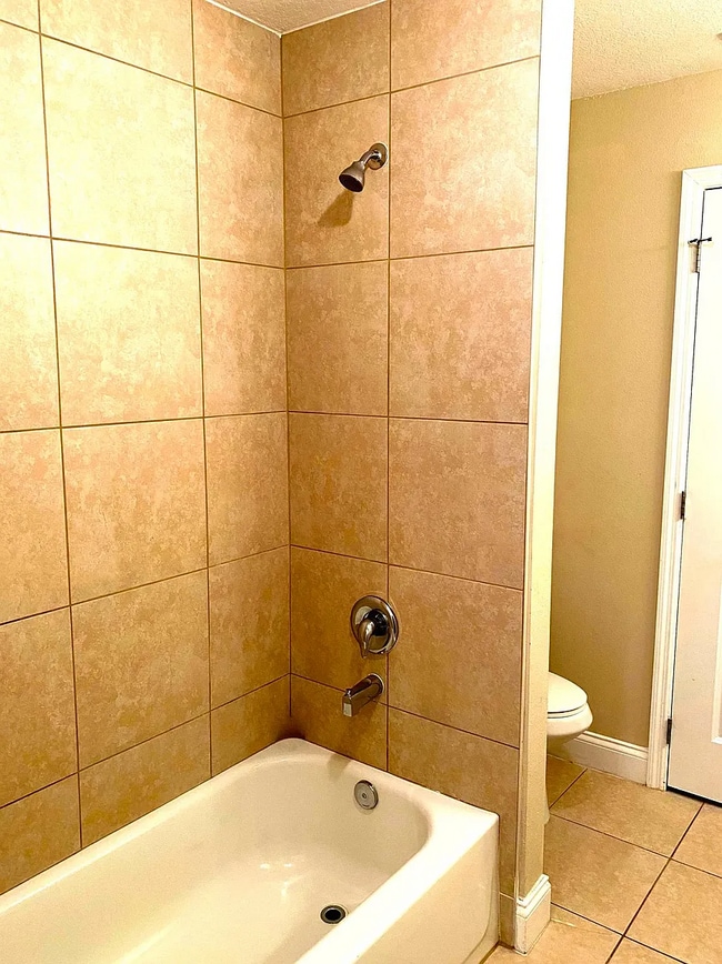 Building Photo - 482 Martigues Dr