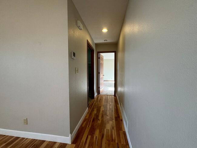 Building Photo - Summit’s Pass Beauty – Updated 3BR/2BA wit...