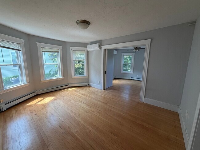 Building Photo - 72 Everard St