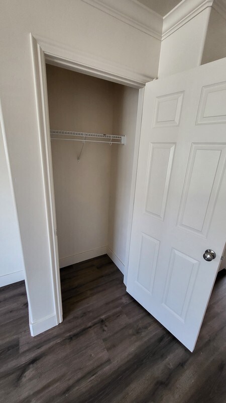 Building Photo - 8045 N Plum Creek Dr
