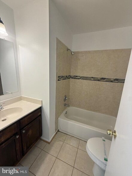 Building Photo - 306 Hillside Terrace