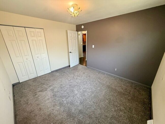 Building Photo - Conveniently Located 2 Bed, 2 Bath + 2 Bonus Rooms in Greeley