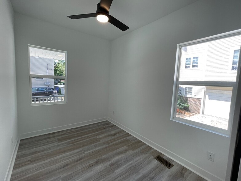 Building Photo - 2275 W 11th St