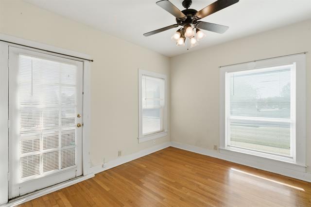 Building Photo - 128 W Oak St