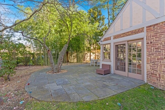 Building Photo - 107 Clinton Ave