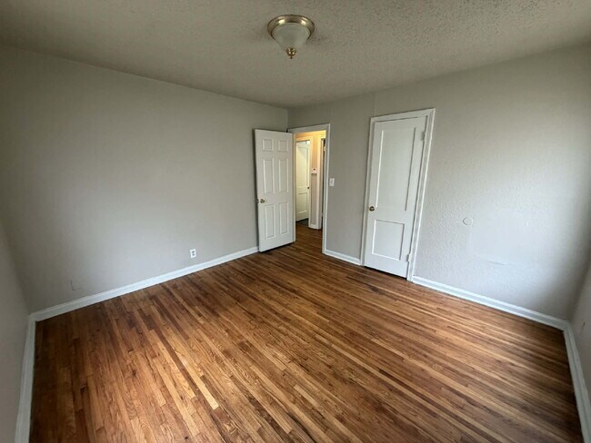 Building Photo - 3 Bed, 1 Bath near the Tisdale