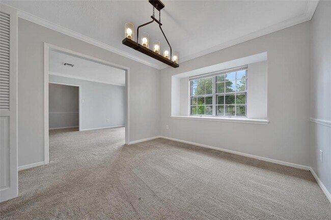 Building Photo - 1056 Martin St