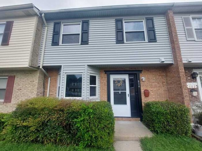 Building Photo - 804 Biltmore Dr