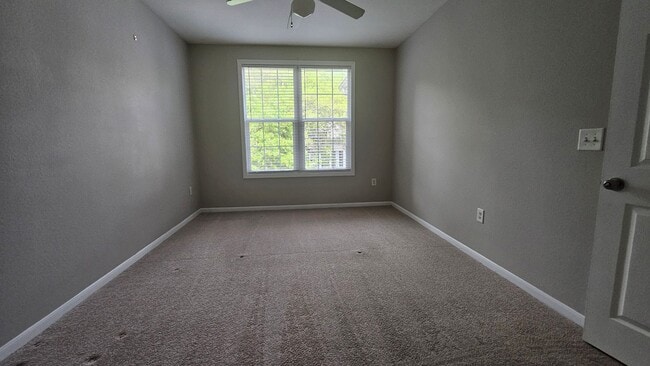 Building Photo - Spacious Two Bedroom Johns Island Condo