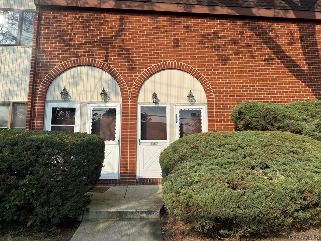 Primary Photo - 140 McGlynn Pl