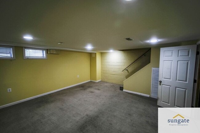 Building Photo - 8616 Pleasant Plains Rd