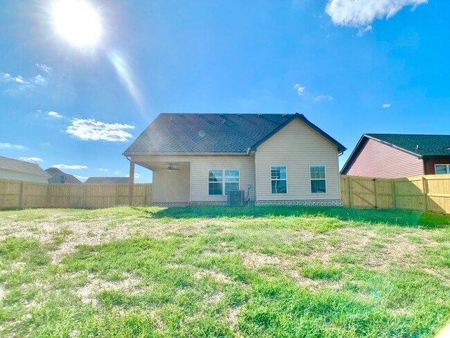 Building Photo - 425 Ayden Ln