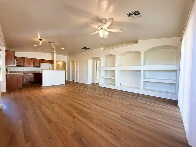 Building Photo - Beautiful Goodyear Home in Centerra – Spacious, Stylish & Move-In Ready!