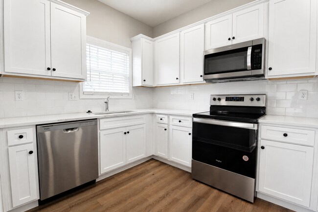 Building Photo - 1429 Village Lp