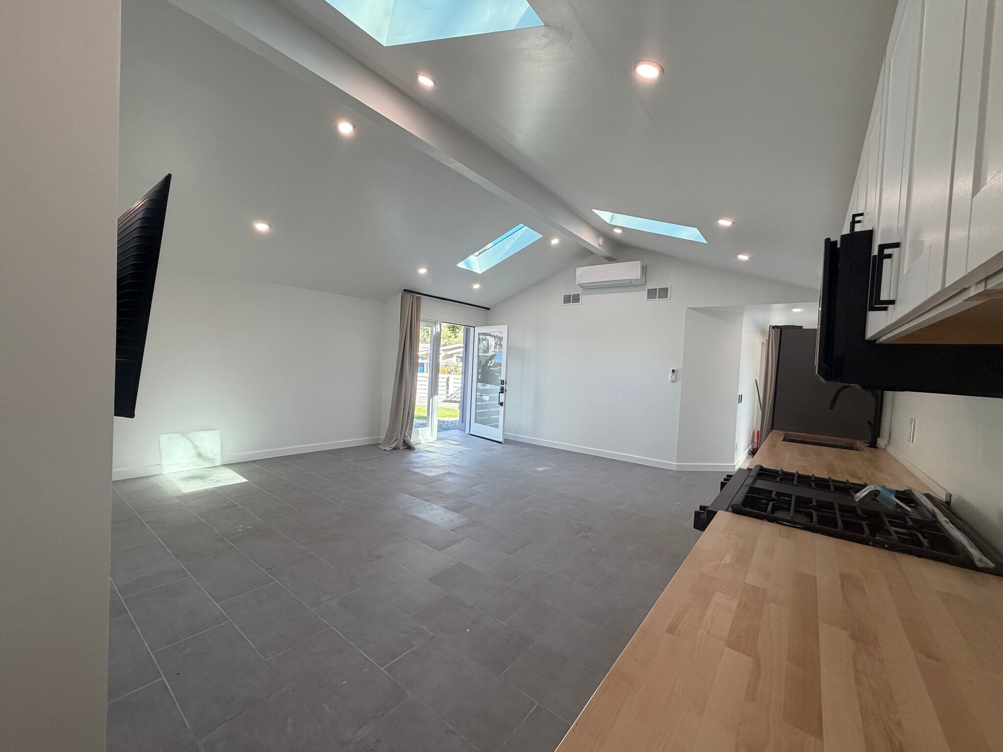 Building Photo - 86 Sherwood Dr
