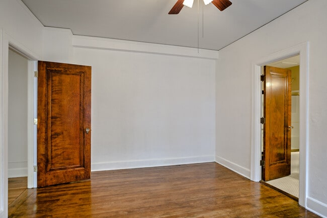 Building Photo - 4618 Warwick Blvd