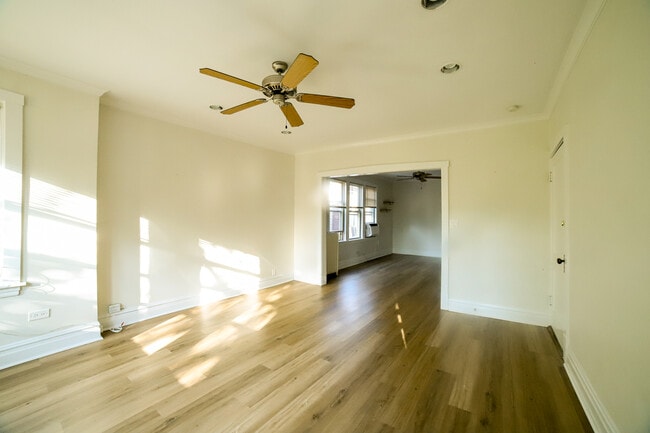 Building Photo - 3733 N Christiana Ave