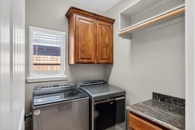 Building Photo - 1122 Porterfield Rd