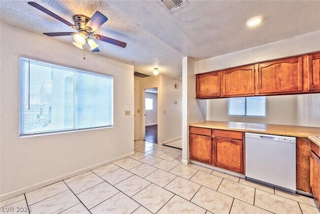 Building Photo - 5198 Greene Ln