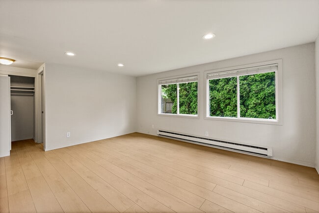 Building Photo - 8005 NE 143rd St