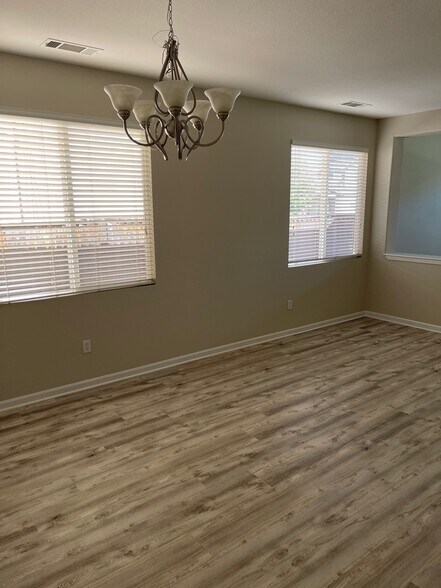 Building Photo - 5419 Benttree Way