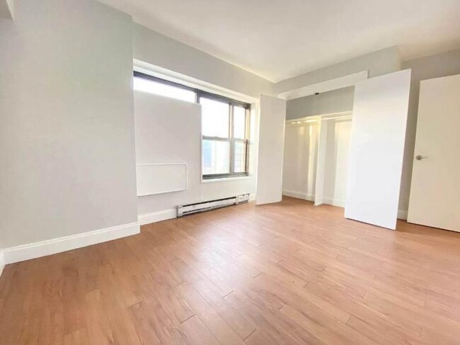 Building Photo - 3 bedroom in New York NY 10027