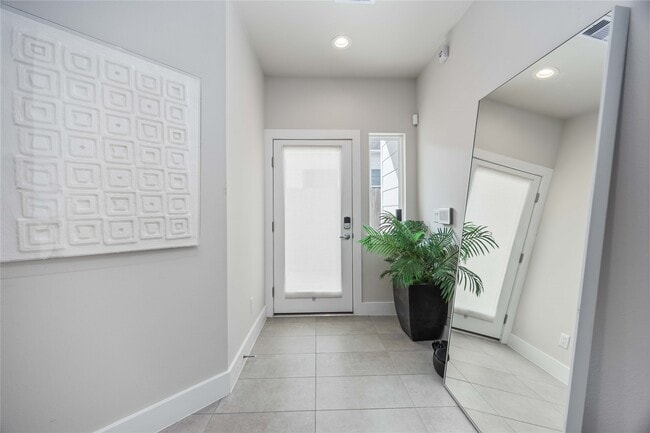 Building Photo - 5310 Suez St