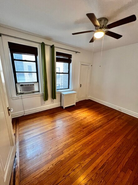 Building Photo - 131 Kensington Ave