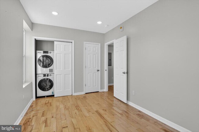 Building Photo - 2604 Frankford Ave