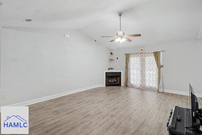 Building Photo - 10179 GA-196