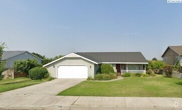 Building Photo - South Kennewick Rambler