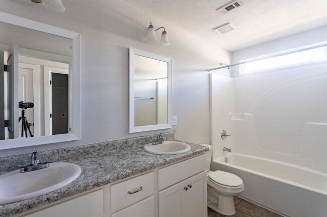 Building Photo - Summerton Beauty!  Ready for your family to make memories in!    ** HOLIDAY SPECIAL! **