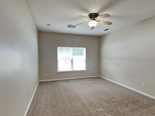Building Photo - 153 Terracina Dr
