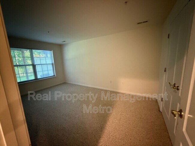 Building Photo - 9725 Evening Bird Ln