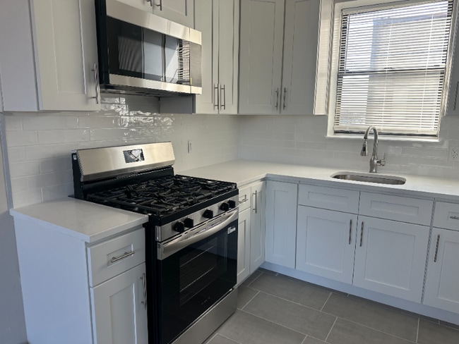 Building Photo - 67 Brinkerhoff St