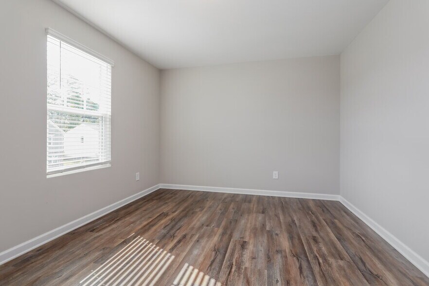 Building Photo - 3775 Place Dr