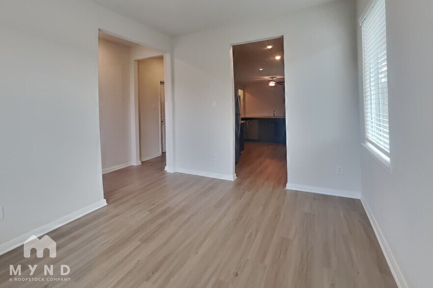 Building Photo - 15475 Maple Ter Dr