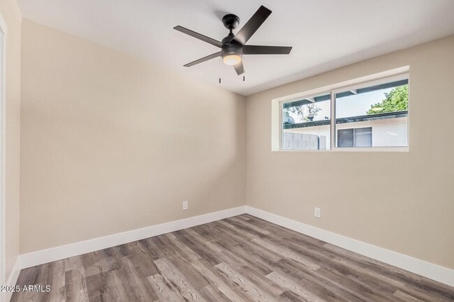 Building Photo - 3331 N 66th Pl